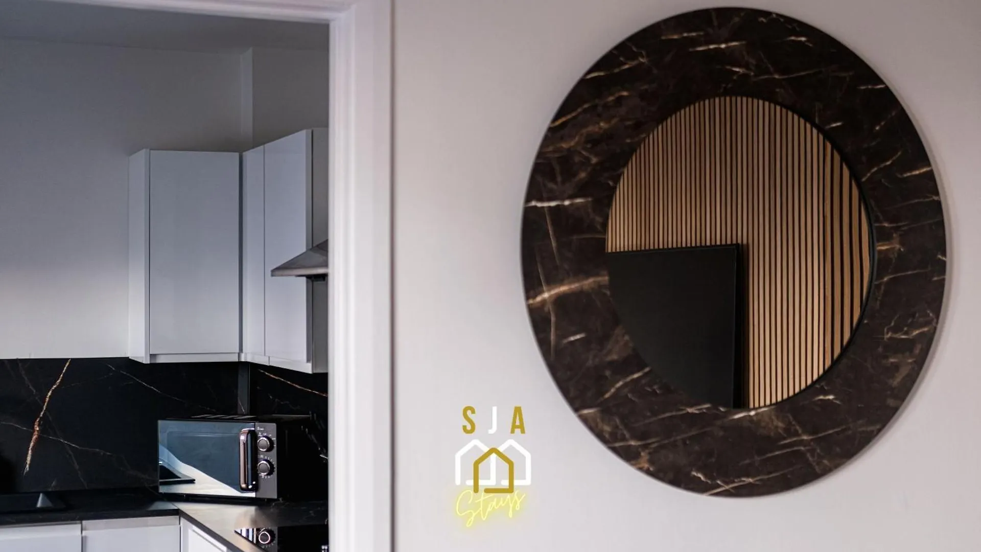 אברדין Urban City Stay - Sja Stays - Modern 2 Bed Apartment 0*,