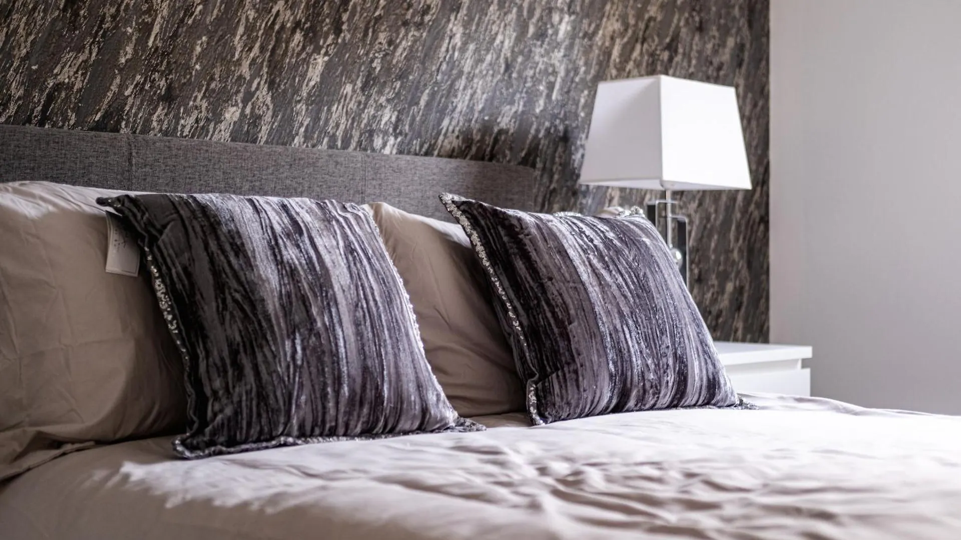 אברדין Urban City Stay - Sja Stays - Modern 2 Bed Apartment 0*,